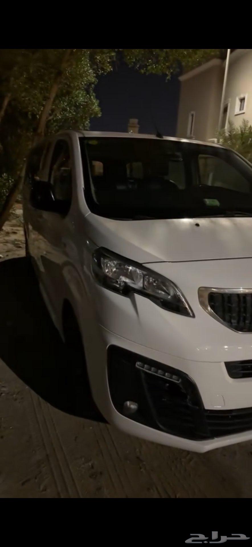 Van begins model 201963269215851010111
