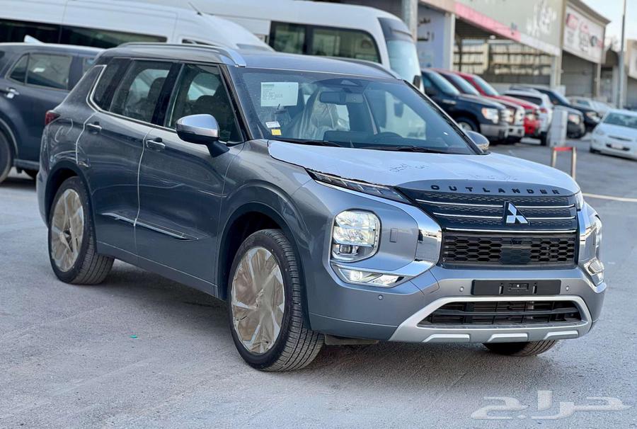 Mitsubishi Outlander 4x4 fully loaded 7-seater 202463270671308289111