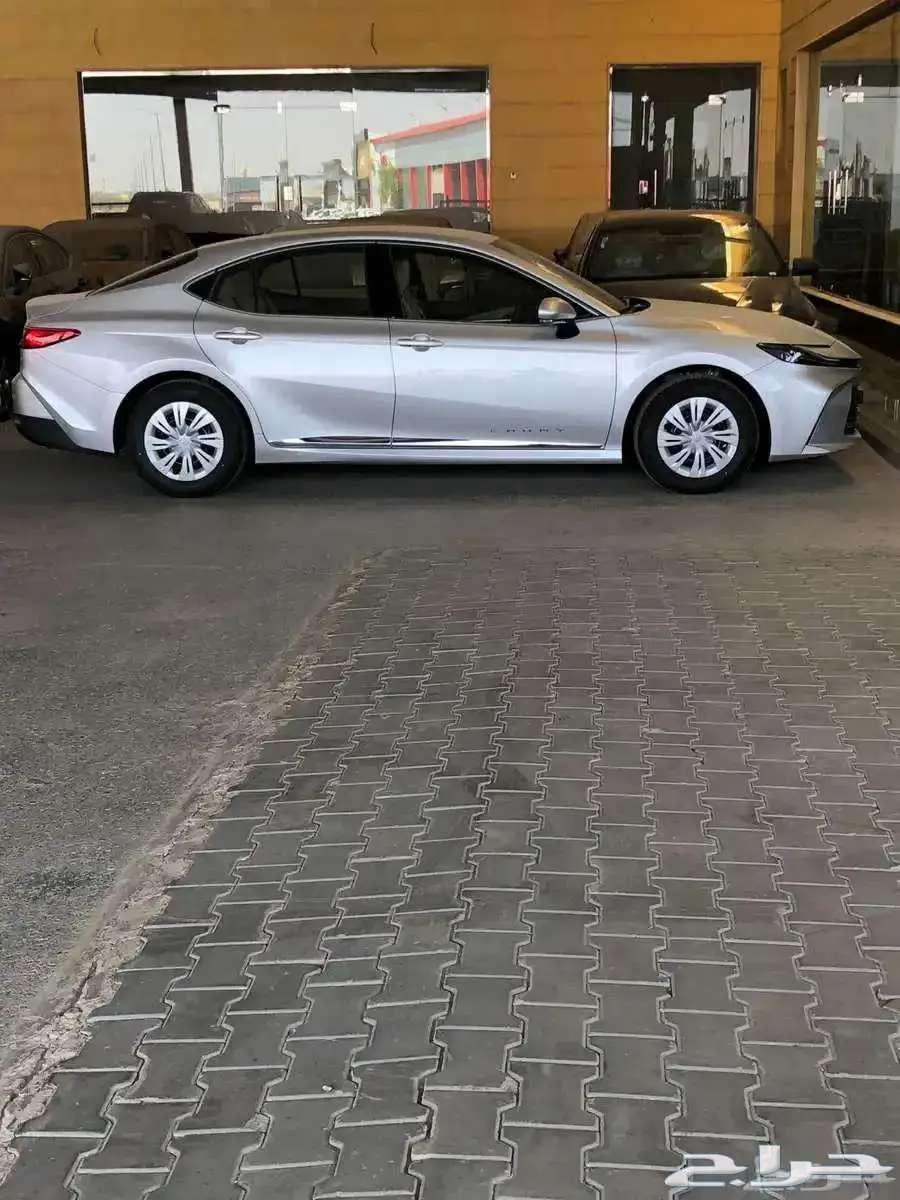 Camry E Standard gasoline 2025, installment 1550, Al-Hassan63263548938755114