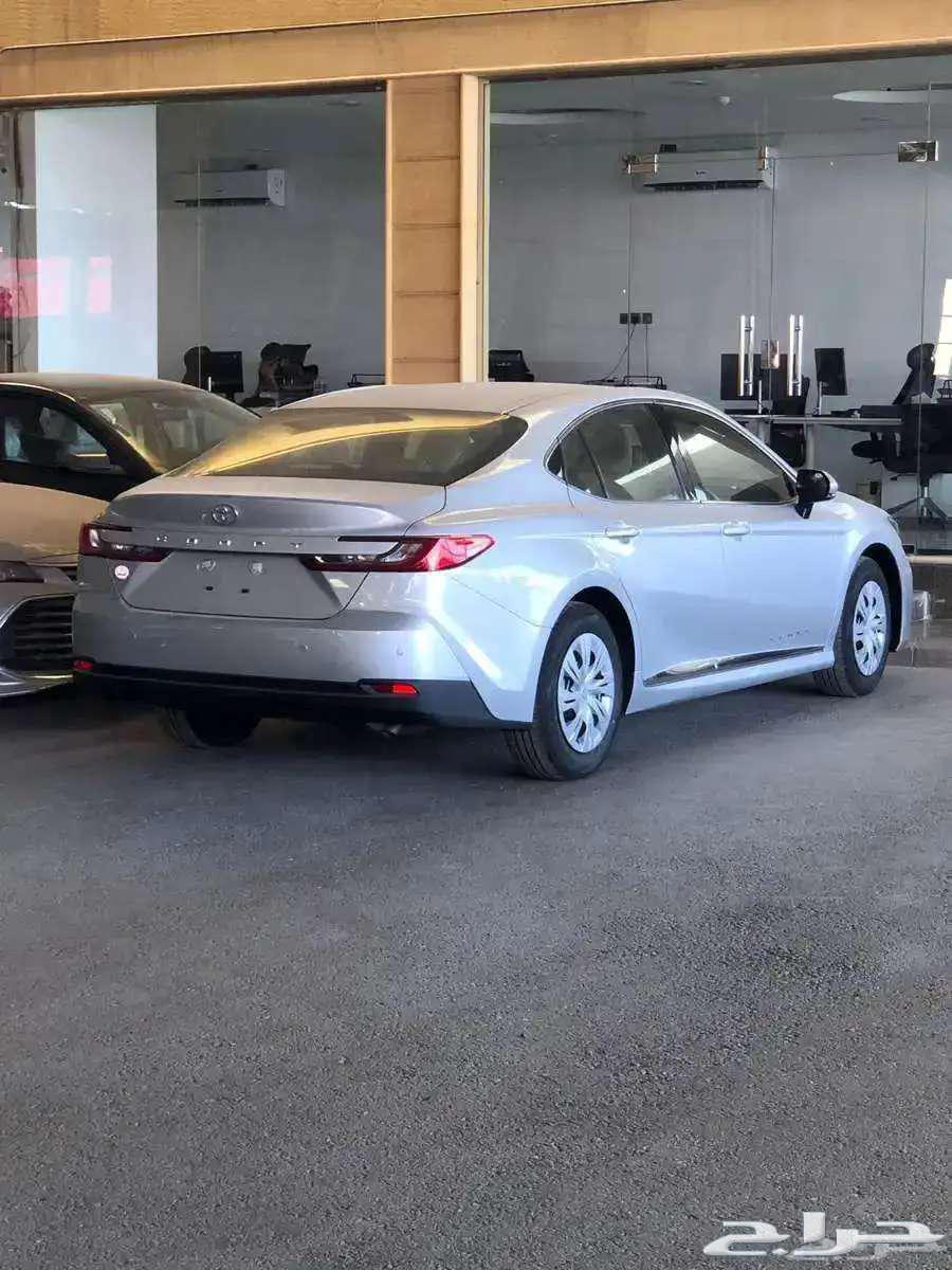 Camry E Standard gasoline 2025, installment 1550, Al-Hassan63263548938755113