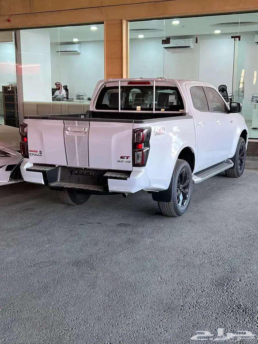 Isuzu D-Max V-Cross GT Diesel Automatic 2023, installment 1850, Al-Hussein63259226381825114