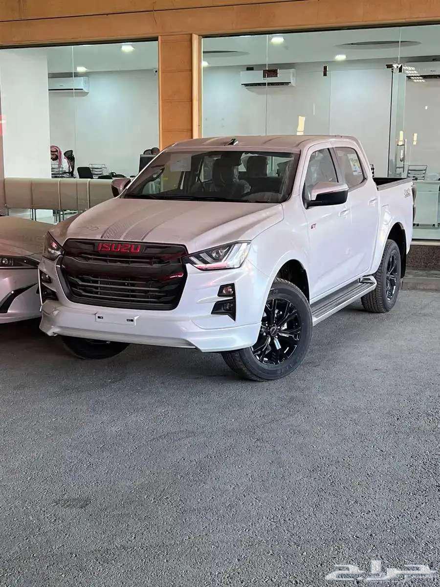 Isuzu D-Max V-Cross GT Diesel Automatic 2023, installment 1850, Al-Hussein632592263818251114