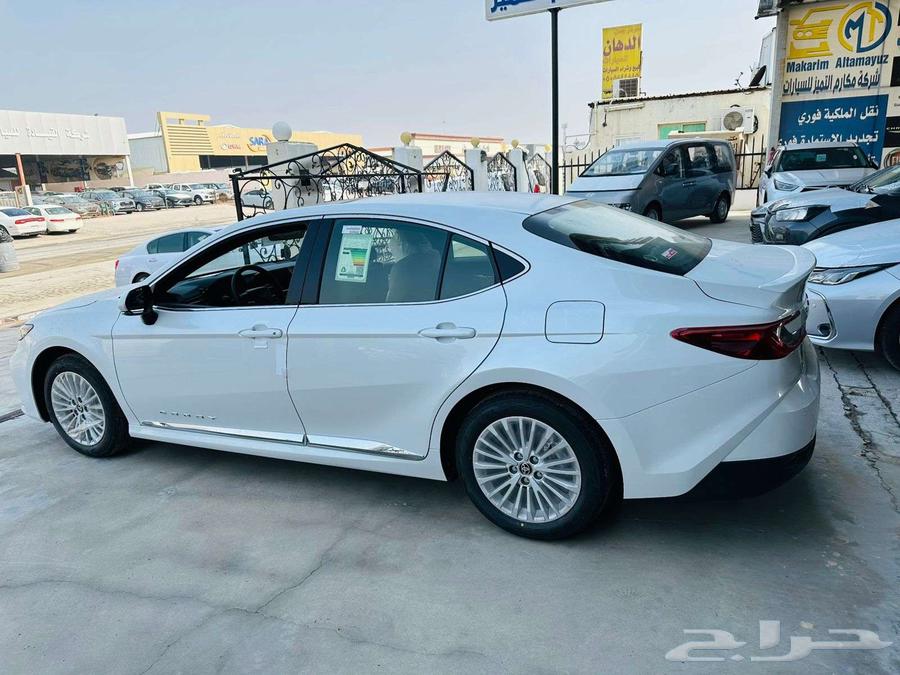 Toyota Camry LE gasoline model 202563260231564162114