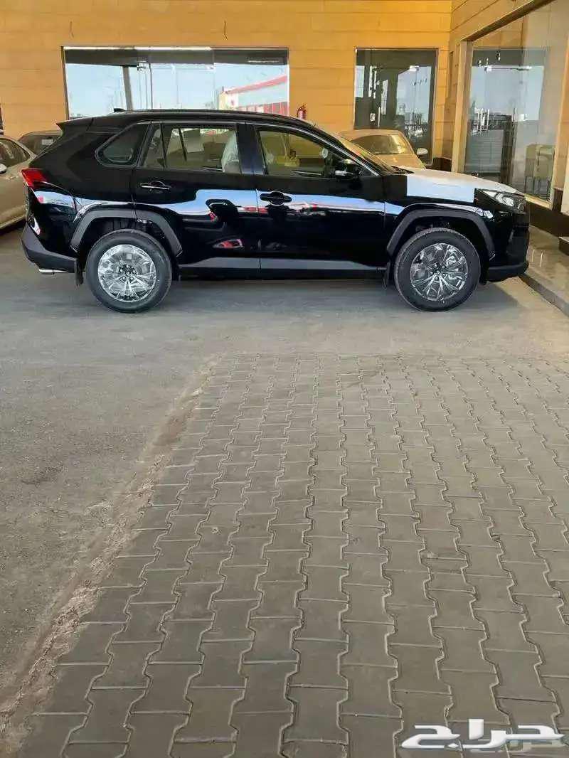 تويوتا راف فور XLE بنزين 2024 بقسط 1960 لدي الحسن63254542472705113