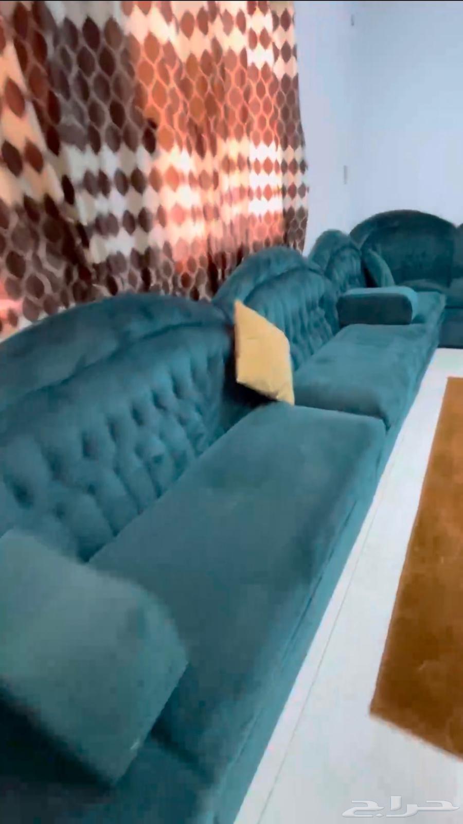 Spacious U-shaped sofa set63167775492226113