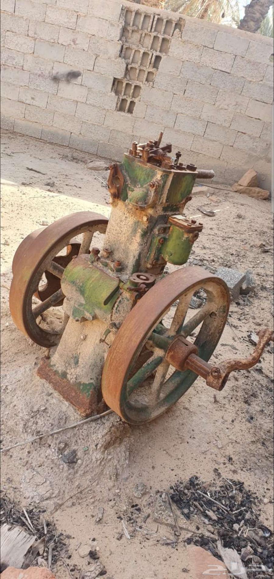 I present to you an old traditional loom machine.63170619749122110