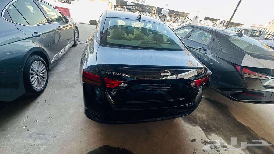 Nissan Titana with SV trim, model year 202463247279003650113