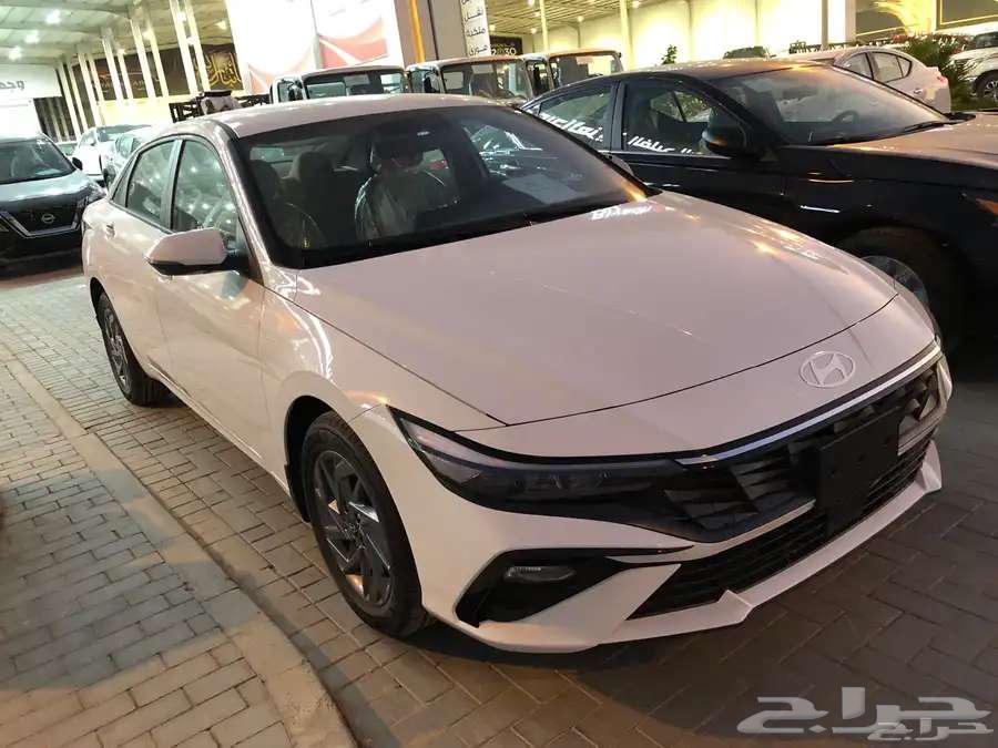 Hyundai Elantra 2.0 and 1600 Smarts 2025 installment at the lowest price63249780515970111
