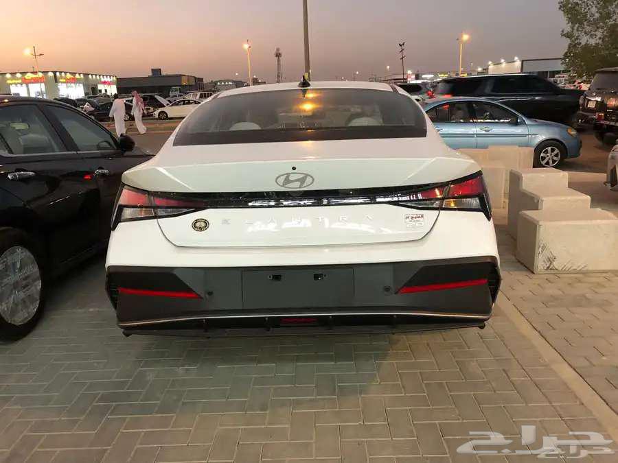 Hyundai Elantra 2.0 and 1600 Smarts 2025 installment at the lowest price63249780515970112
