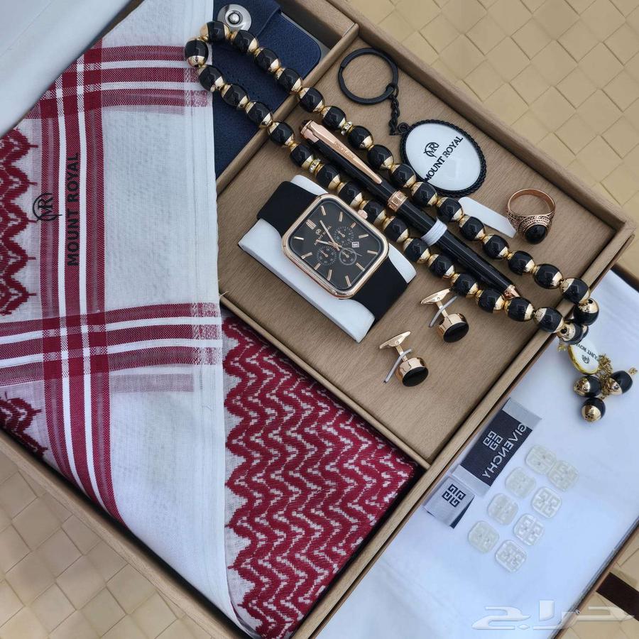 A complete men's set.. fabric, shemagh, and watch set63165460200449114