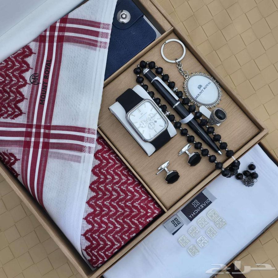 A complete men's set.. fabric, shemagh, and watch set63165460200449112