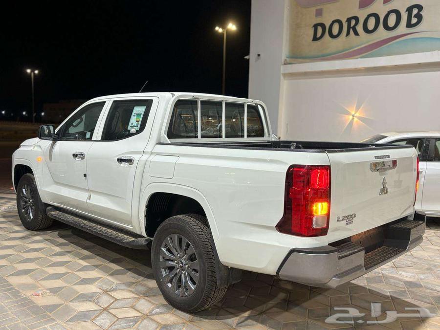 Mitsubishi L200 double diesel automatic with central air conditioning63223384050562112