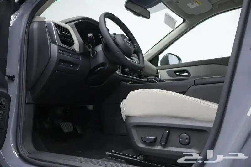 Nissan X-Trail SV Plus with panoramic roof, available in standard cash and installments63227316966659112