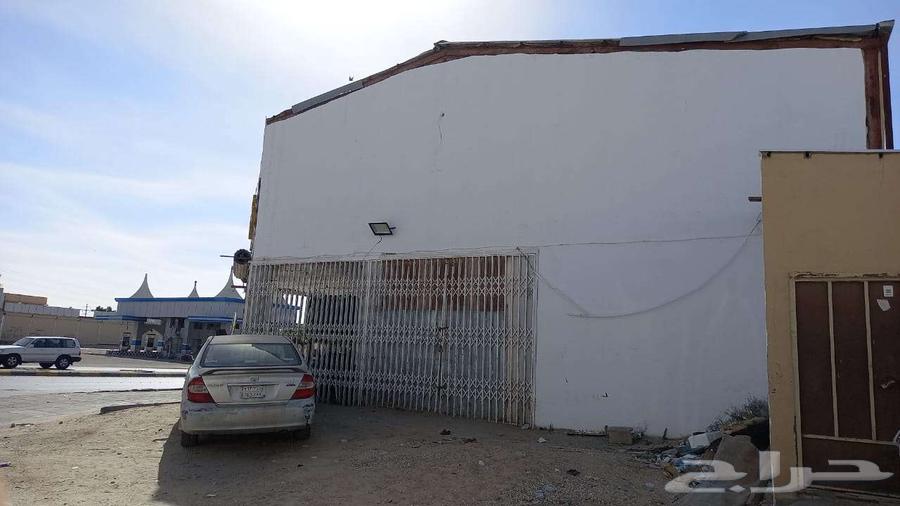 For sale: shops, warehouse and worker accommodation on Kuwait Road63011207606019111