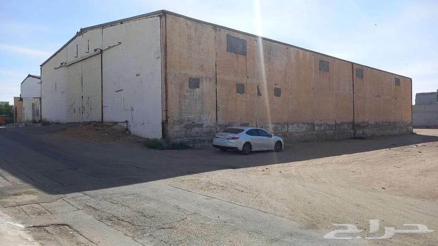 For sale: shops, warehouse and worker accommodation on Kuwait Road63011207606019112