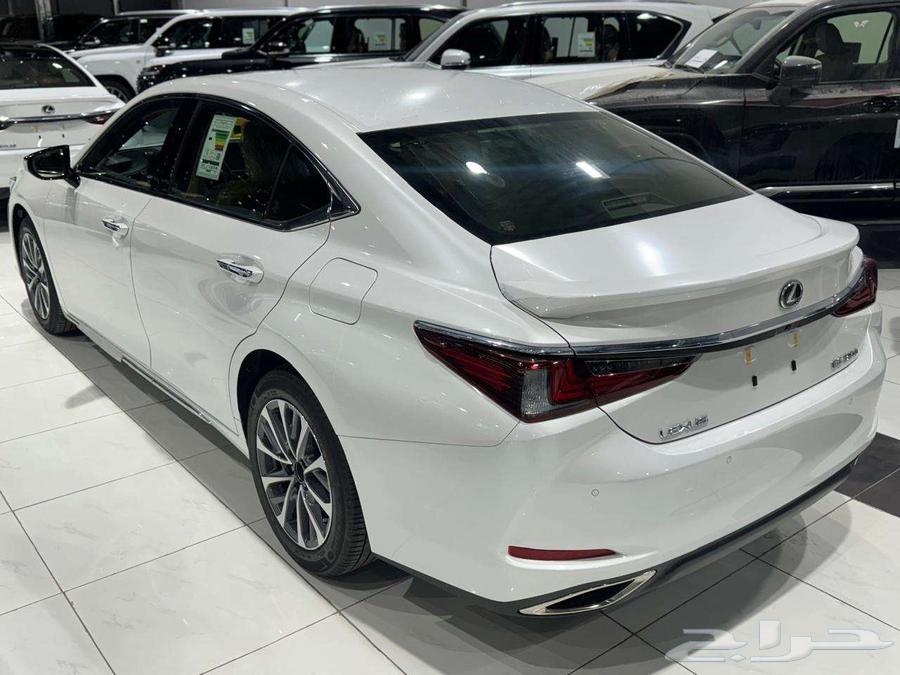 لكزس ES 350 بريمي فتحة سقف 2024 اللون الابيض63224391723395114