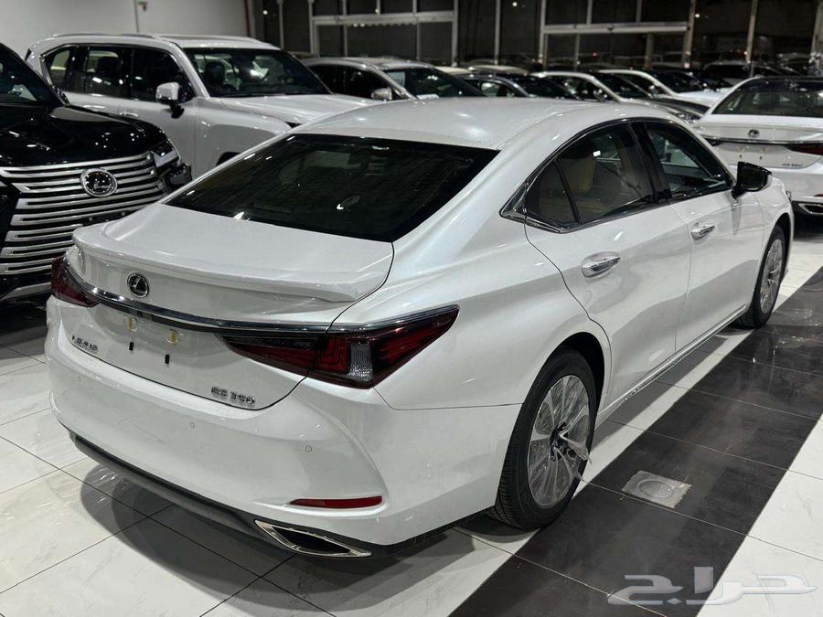 لكزس ES 350 بريمي فتحة سقف 2024 اللون الابيض63224391723395113