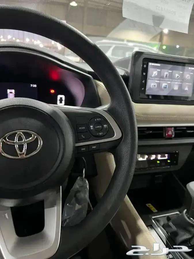 تويوتا يارس Y بلس موديل 2024(عرض البنك الاهلى 2.15)63219371663746114