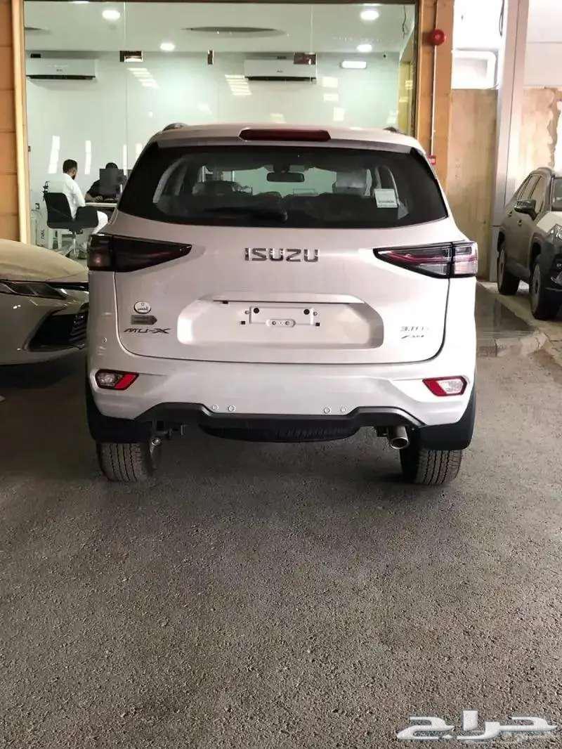 Isuzu MUX full option double diesel 2024 available at Al-Hassan63220344005635112