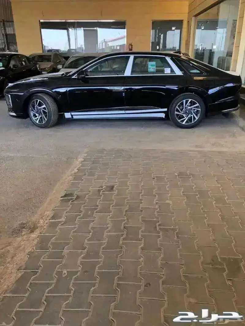 هيواندي ازيرا كلاسيك أسود 2025 بقسط 2080 لدى الحسن63219846870530111