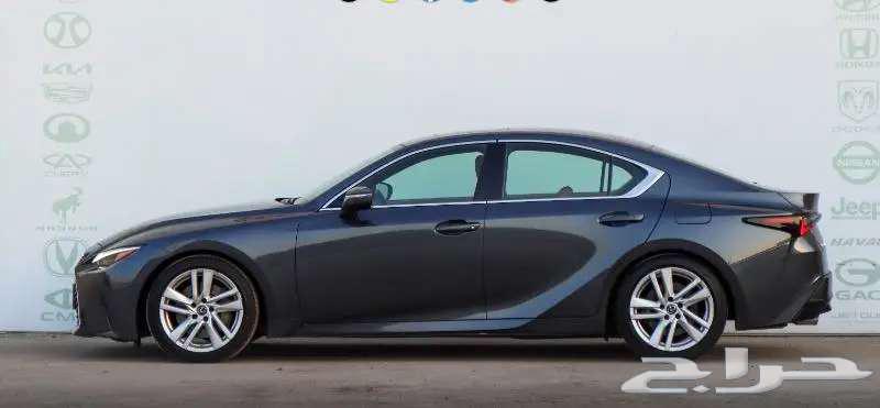 Lexus is a used 2021 300 AA gasoline63220852582146112