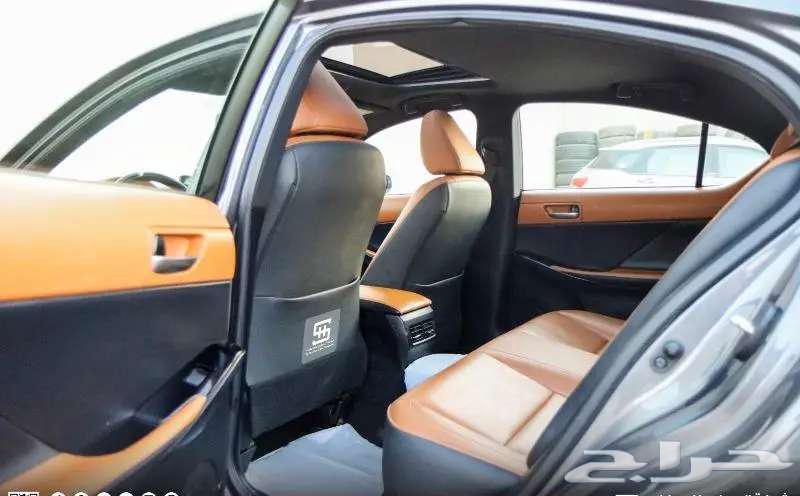 Lexus is a used 2021 300 AA gasoline63220852582146114