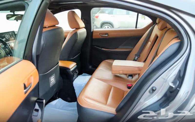 Lexus is a used 2021 300 AA gasoline63220852582146111