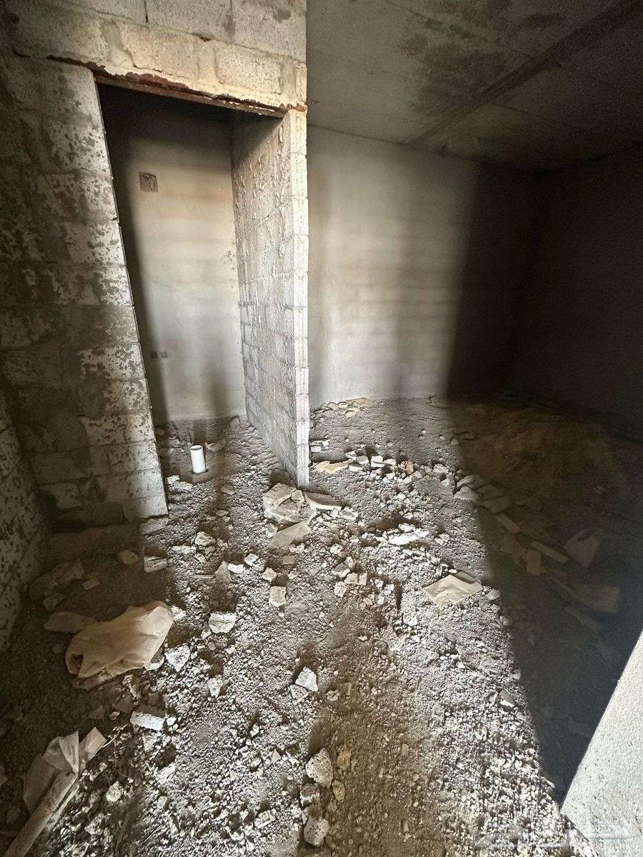 Two-floor building for sale63009820738819112