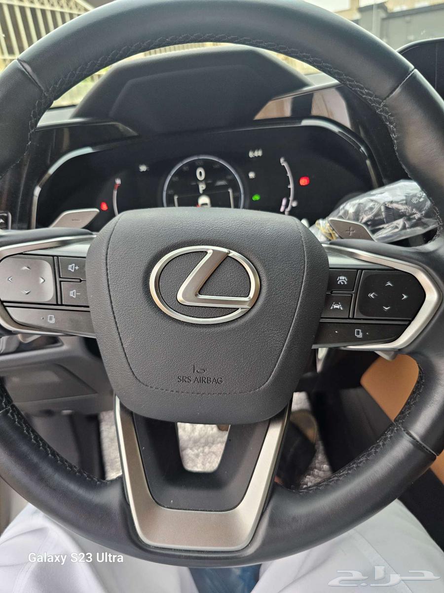لكزس إن إكس HH Hybrid exective63219392947202112