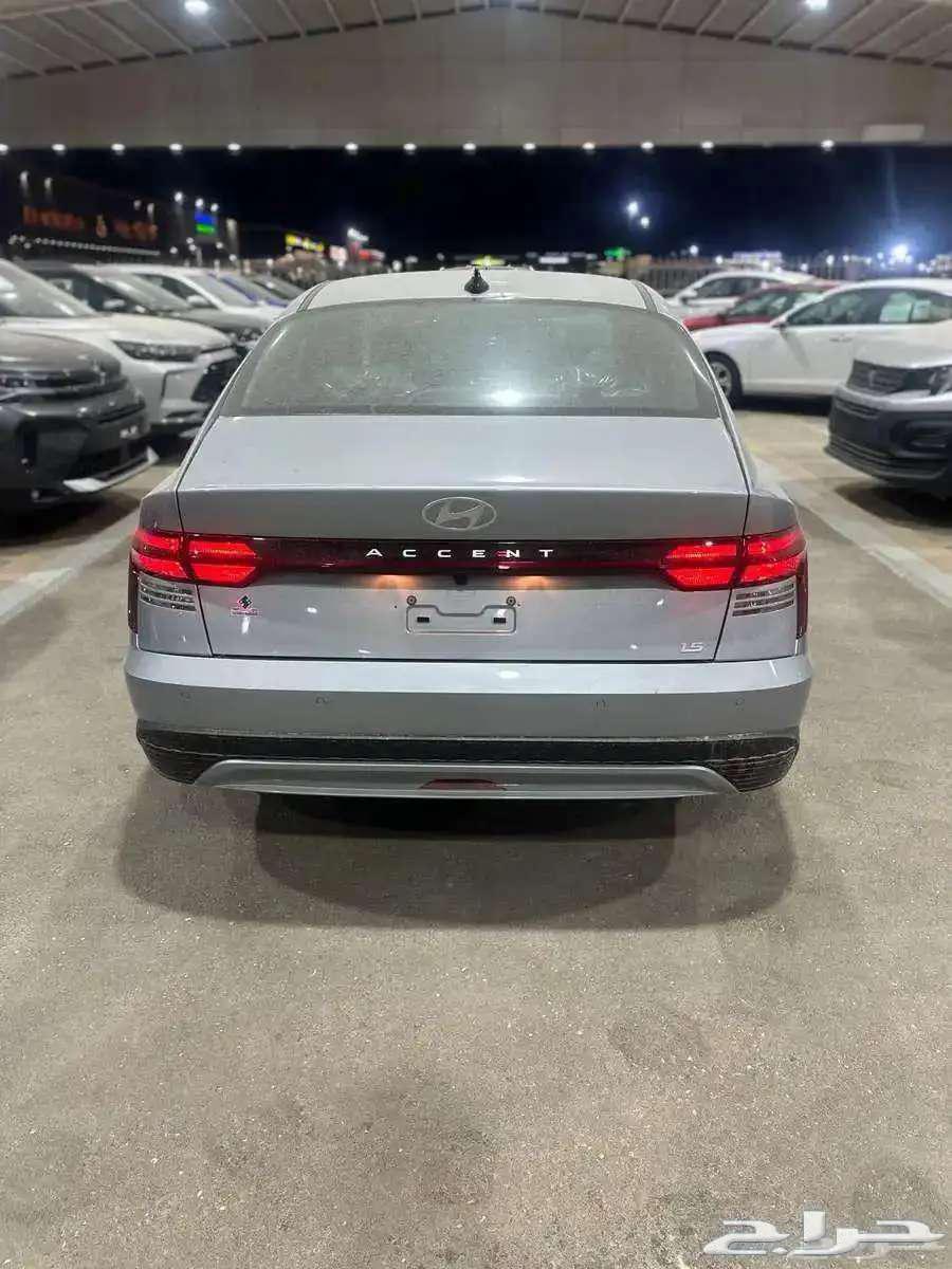 Hyundai Accent Elite 2025 model, cash and installment available63221365909122111