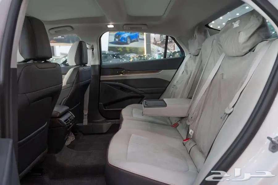 Ford Taurus Titanium - Model 202563221369353987114
