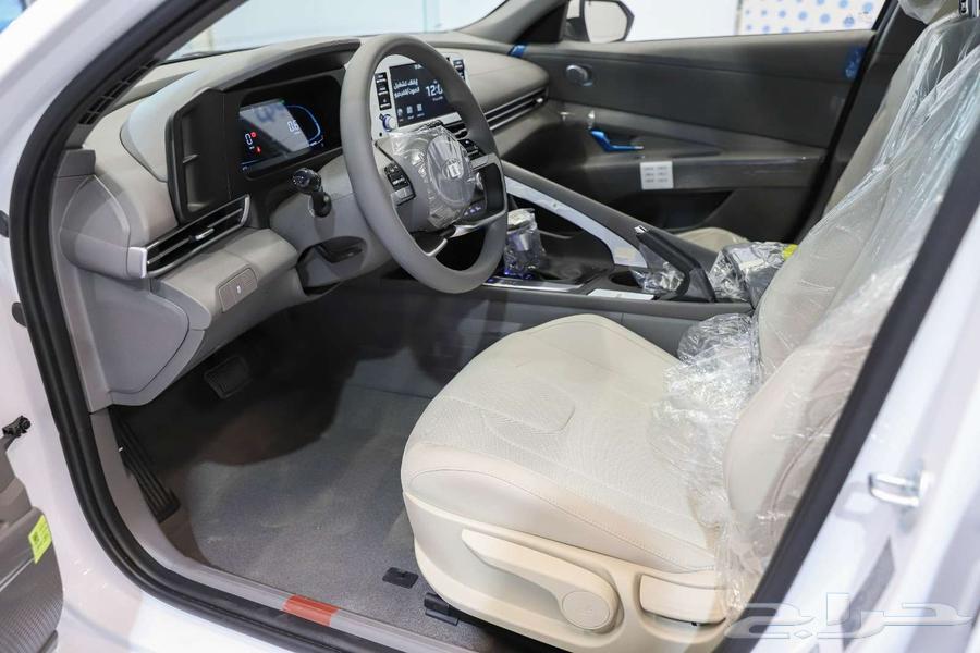 Hyundai Elantra with 1.6 and 2.0 cc engine specifications, installment and cash offers63220859486337114