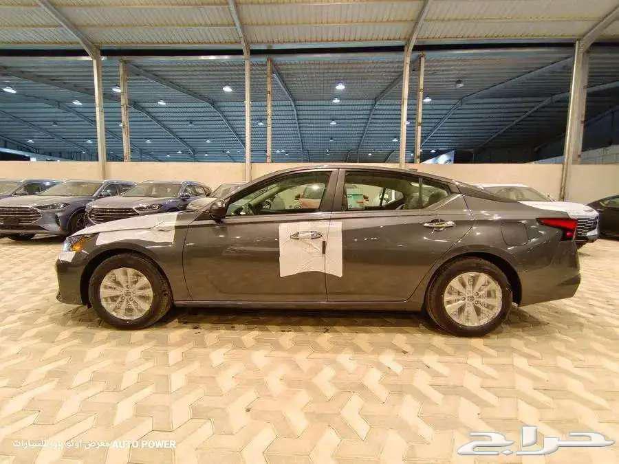 Nissan Tiida S Standard Model 202463221362069377113
