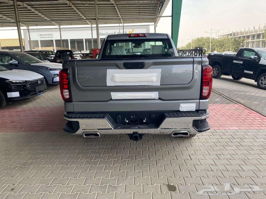 Jim's car is a 2025 SLE model, Saudi-made.63220856158722114