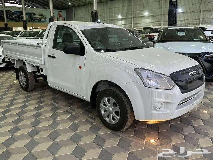 Isuzu pickup truck with double cab 202563220856362241114