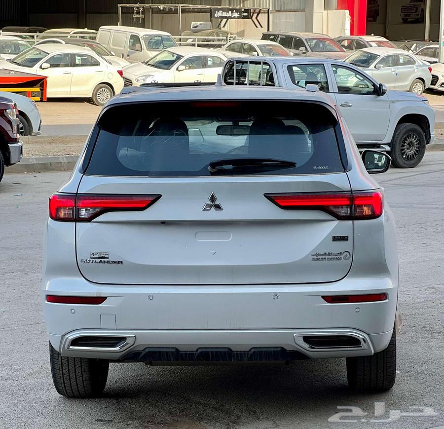 Mitsubishi Outlander 4x4 fully loaded 7-seater 202463218835315586114