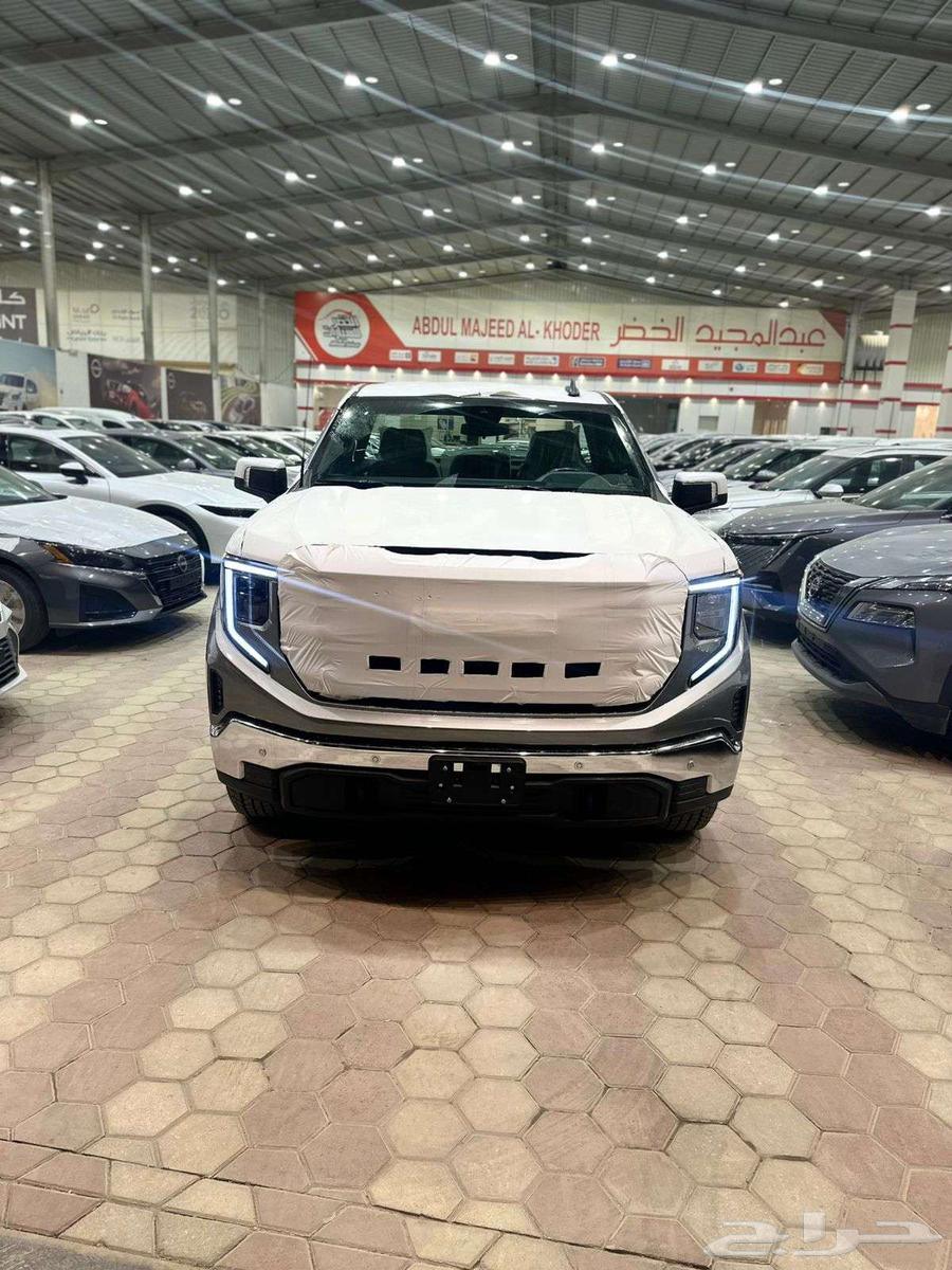 GMC Sierra SLE 2025 available at Al Khudher Motors63215402222849112