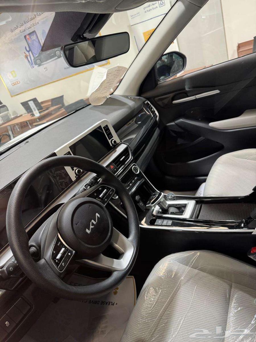 Kia Seltos 2024 model with black roof63217350606211111