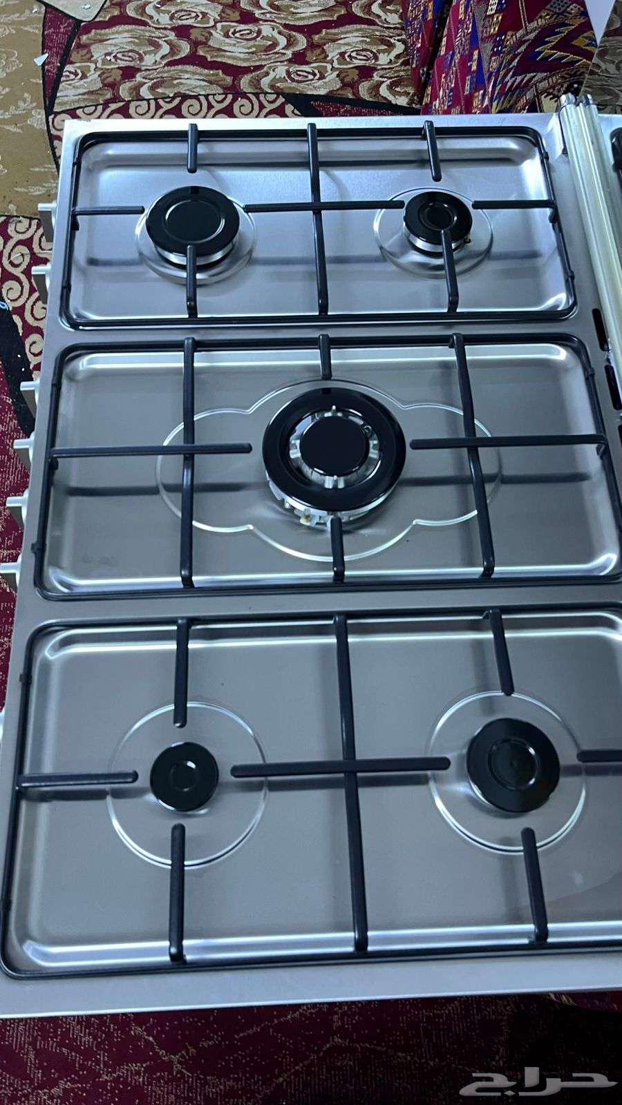 A new oven that has not been used. Reason for selling: travel. No contact except with the buyer.63145089512066111