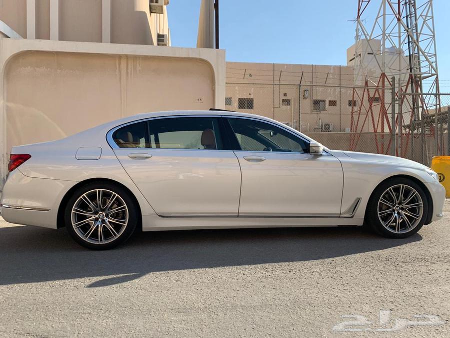 BMW 730 Li63219873677954112