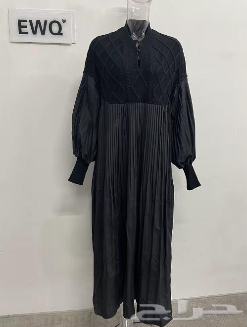 Elegant black dress  
Modern and comfortable design made of cotton and polyester63142797753603111