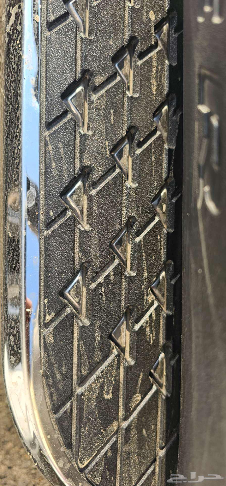 Side skirts Explorer63213490882945112
