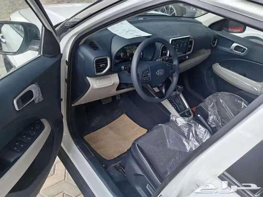 Hyundai Venue Comfort 2025 model, cash and installment available63209871640065113