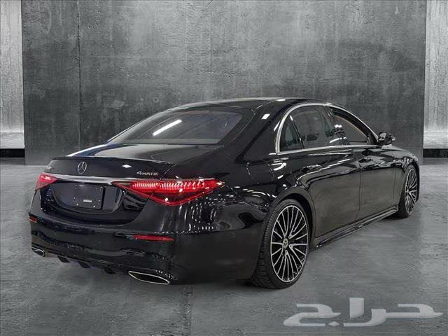 Mercedes S580 2022 with damaged steering and diamond seats63206891268482112