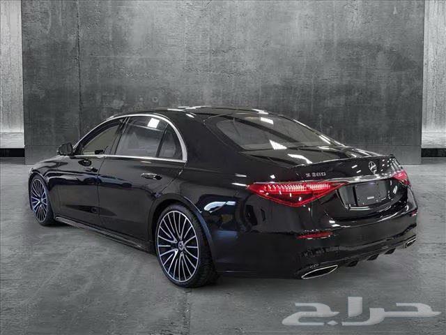 Mercedes S580 2022 with damaged steering and diamond seats63206891268482114