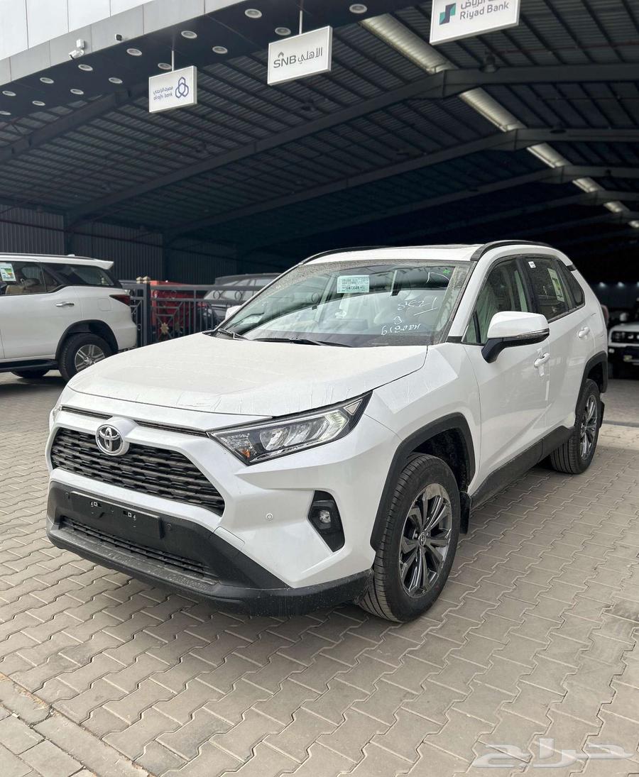 Toyota RAV4 XLE gasoline, sunroof, 2025, new, Saudi63204344655235112