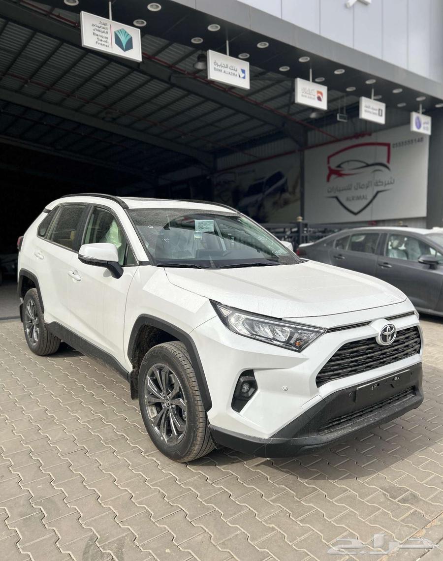 Toyota RAV4 XLE gasoline, sunroof, 2025, new, Saudi63204344655235111