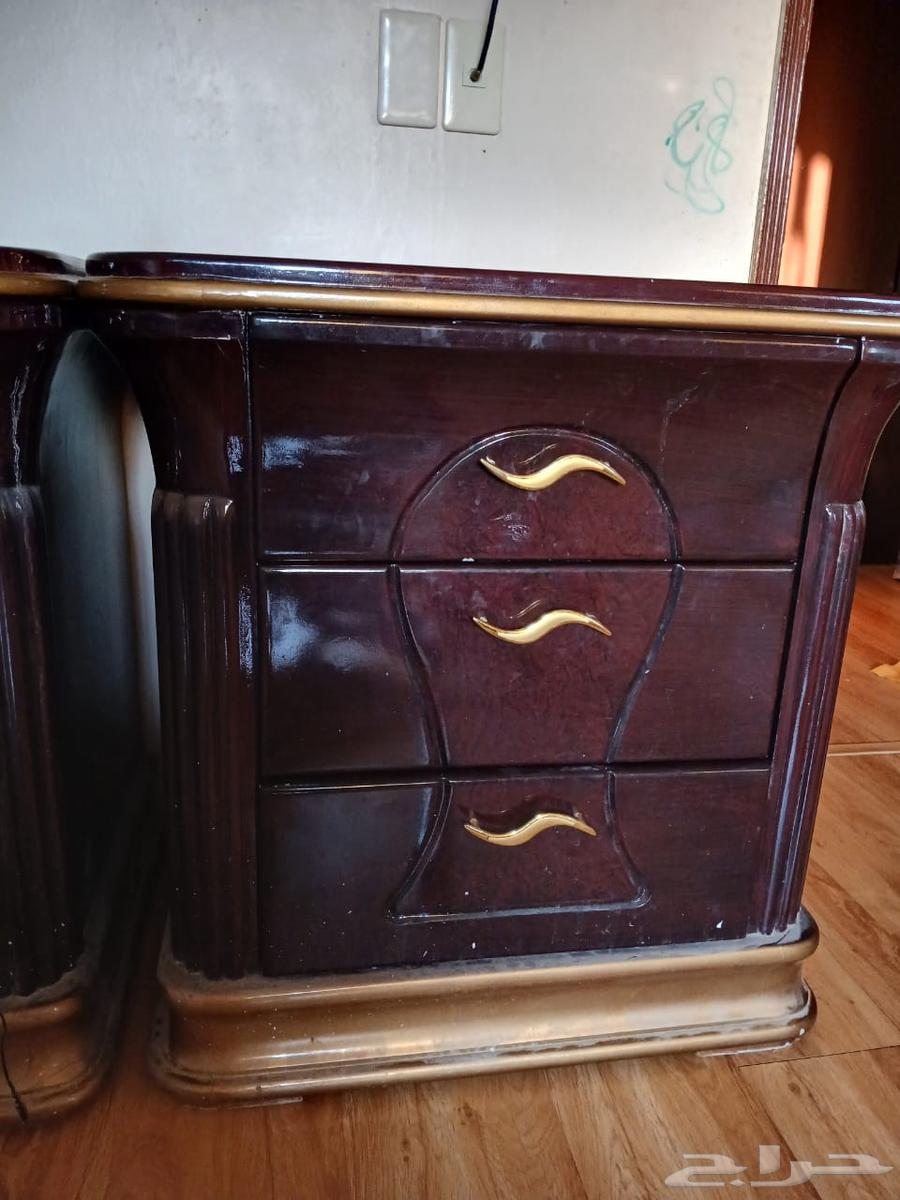 2 bedside tables63142357127170111