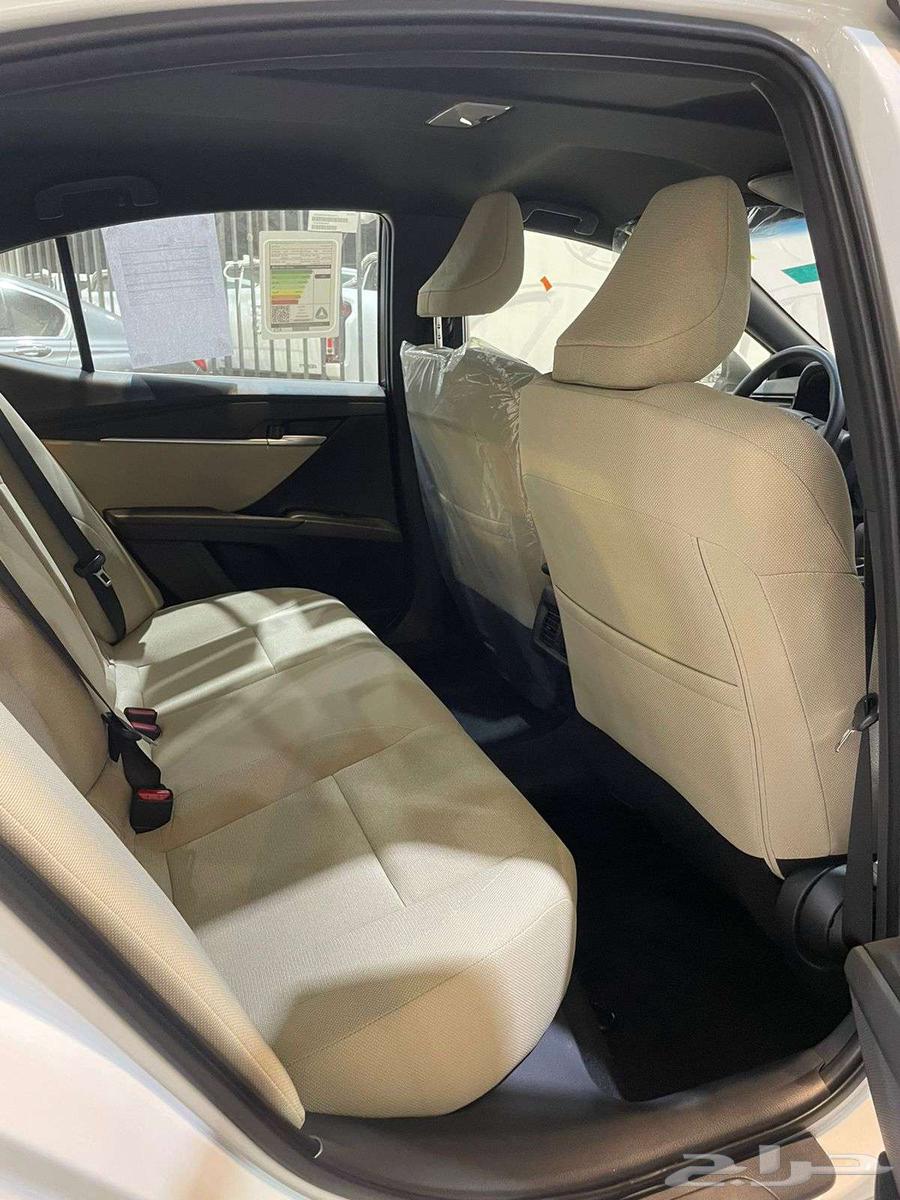 Toyota Camry E gasoline 2025, cash and installments available through all banks.63207914676994114