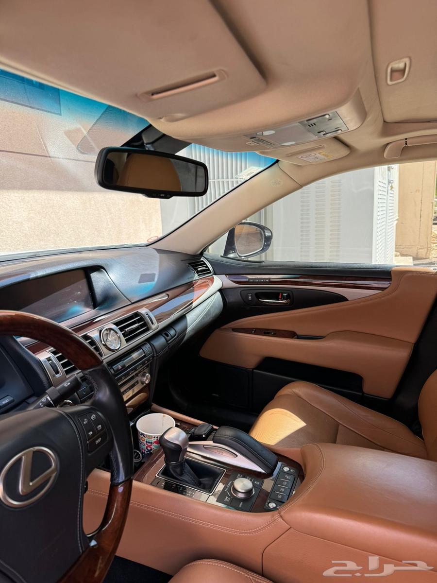 I am selling a Lexus63206901038467112